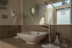 Red Sea - Safaga. Surf and Dive Lodge at Shams Beach Hotel. Ensuite bathroom.